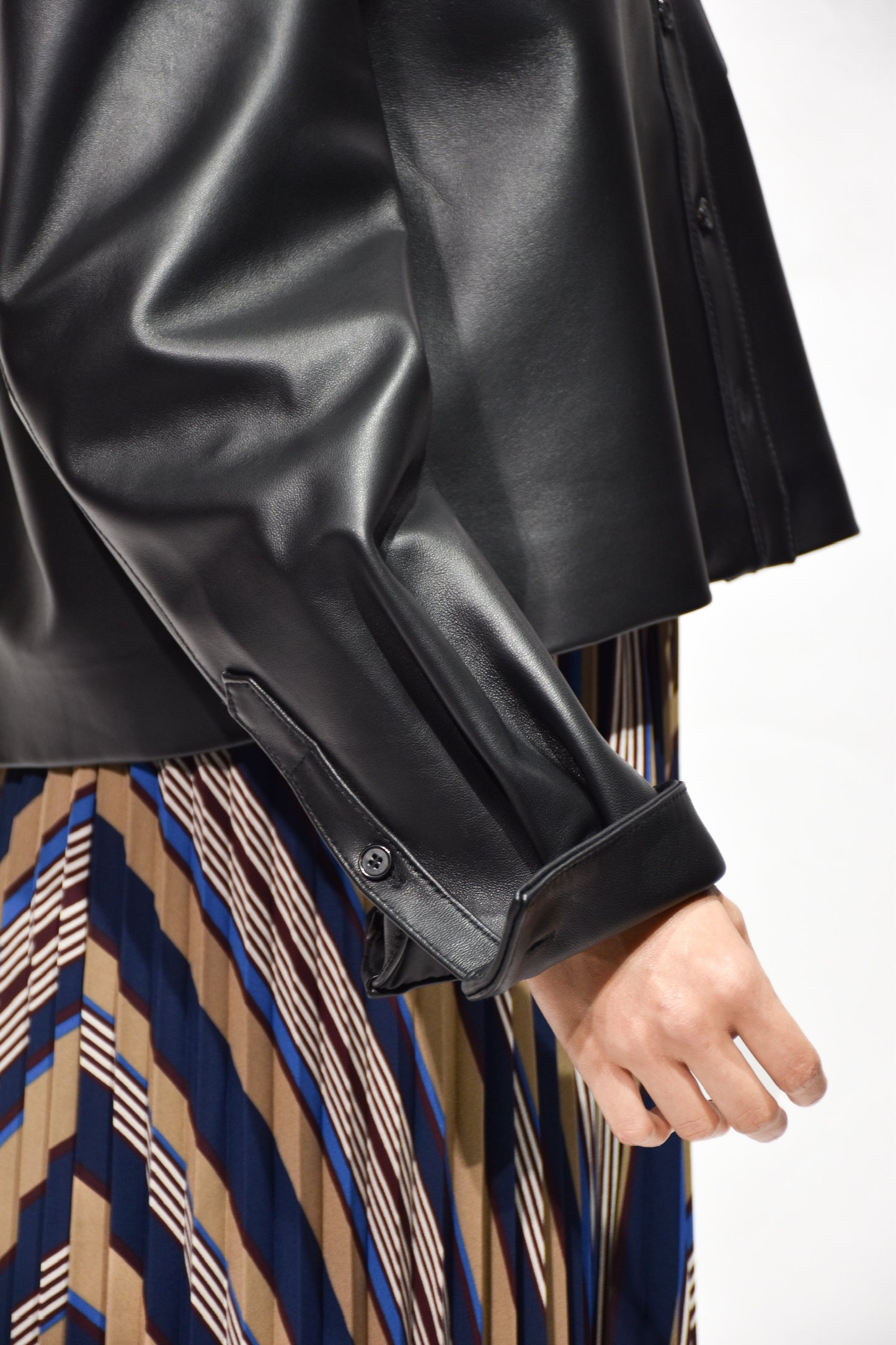 No. S-03W Cropped Shirt